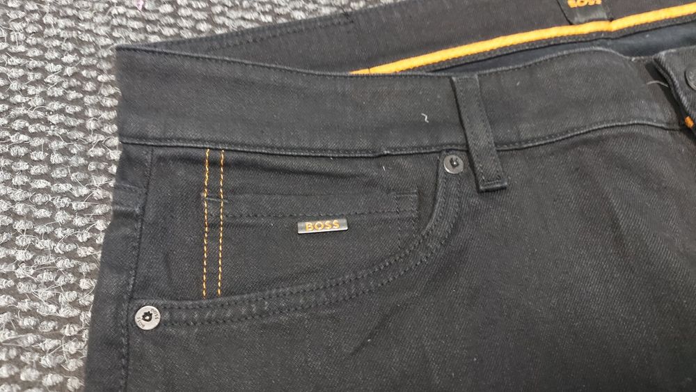 Boss дънки нови 38/30