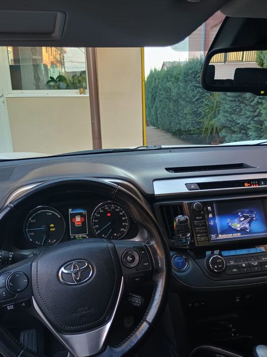 Vând Toyota RAV4