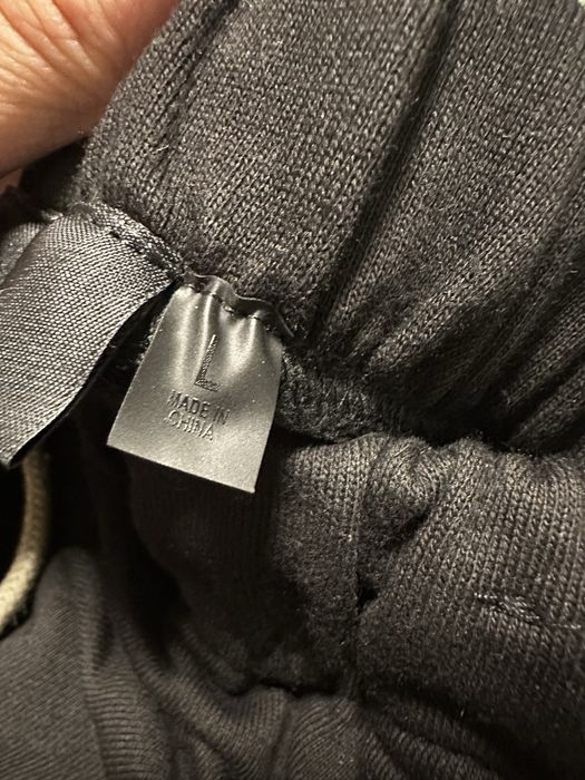 Pantaloni scurți Essentials pret negociabil