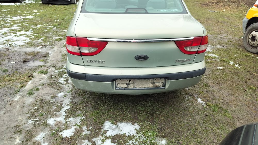 Dezmembrez Renault Megane 1