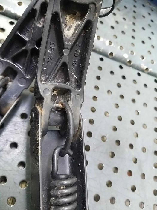 Set brate stergator parbriz toyota auris e15 3151820 3451979