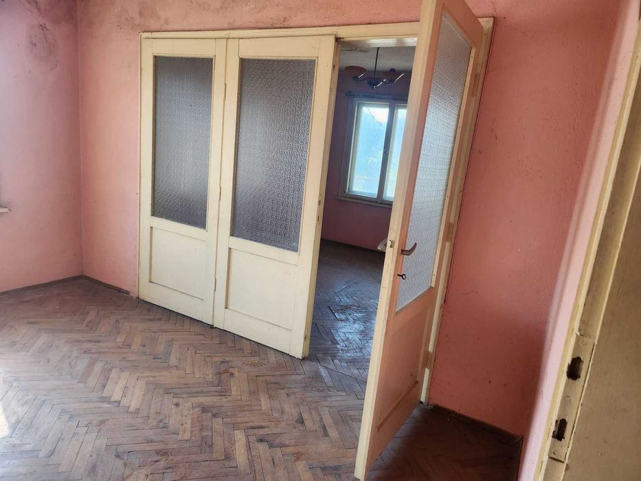 Продава се Тристаен апартамент в Габрово, Център - 100 кв.м за 485 €/кв.м - Снимка #3