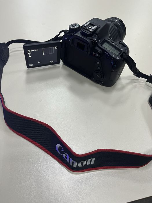 Фотоаппарат CANON D80