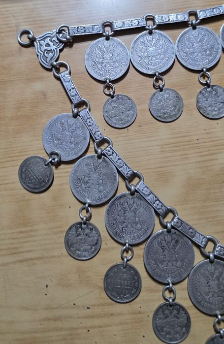 Антикварное старинное женское украшение из монет царя Николая второго