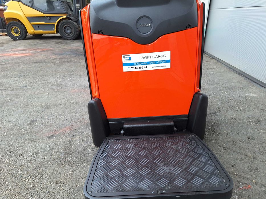 Електрическа палетна количка TOYOTA LPE200B с платформа (НОВА)