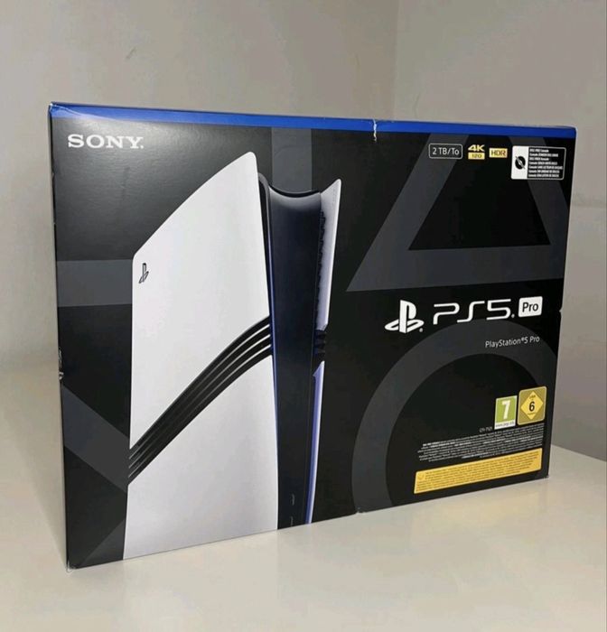 PlayStation 5 Pro (PS5 Pro) – Като нова / Пълен комплект/ в гаранция