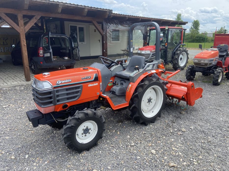 Tractor japonez Kubota GB20, 4x4, 20cp + freza