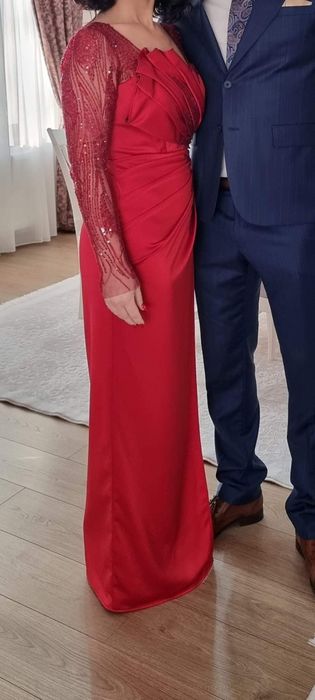 Rochie rosie nasa