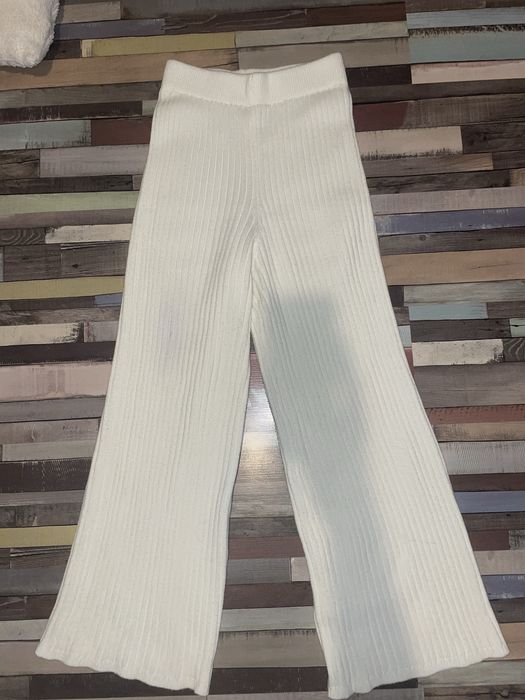 Бял комплект от шейн