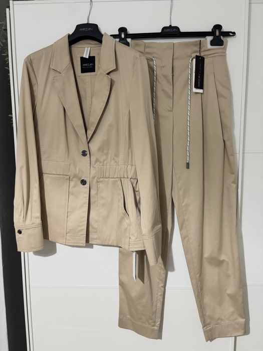 Комплект MARC CAIN BLAZER - LIGHT STONE/ Панталон chino FAQUS -  Колекция Пролет 2026