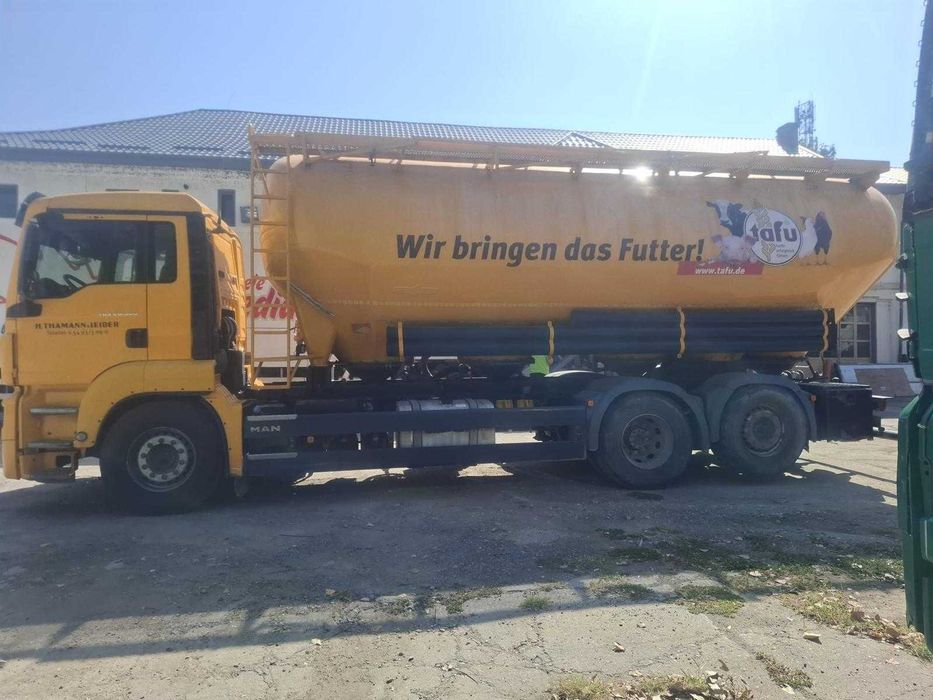 Vanzare cisterna transport furaje MAN