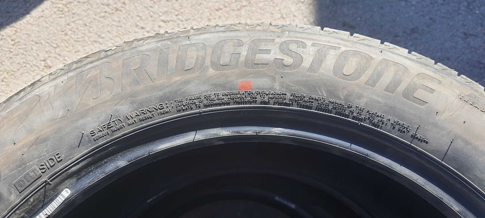 Гуми BRIDGESTONE ALENZA 235/55R19-150 евро за трите.