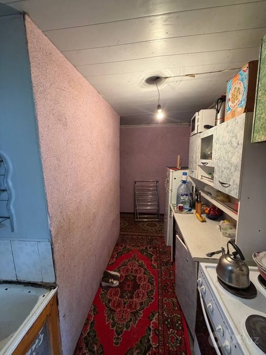 3 комн. кв., 3/1/2, дом деревянный. Спутник 3, Сергели. Метро - 600 м.