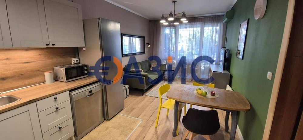 Апартамент с 2 спални в комплекс" Сий Бриз", Свети Влас, 84.41 кв. м,