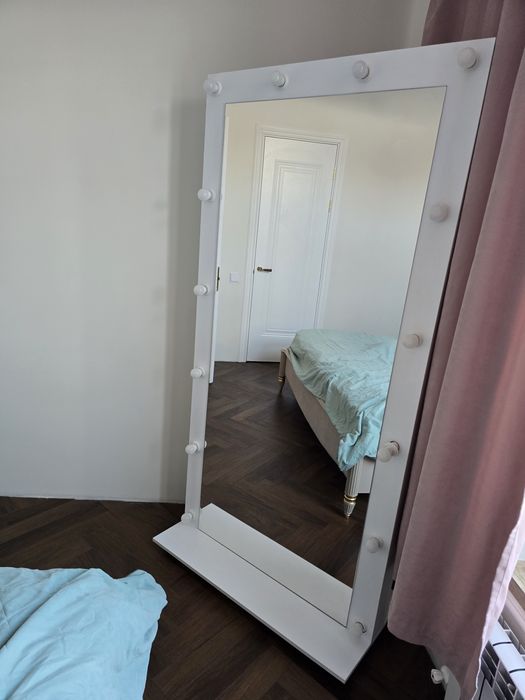 Зеркало с подсветкой