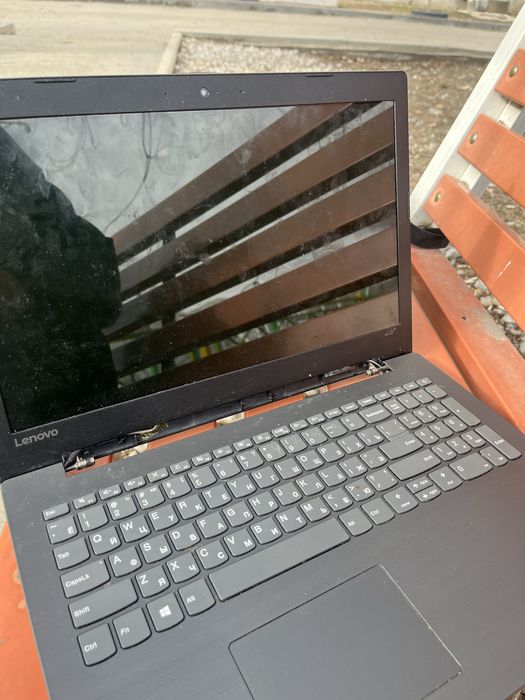 iPad и ноутбук Lenovo