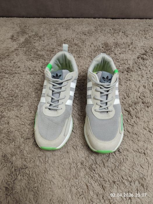 Кроссовки 42 р.   .