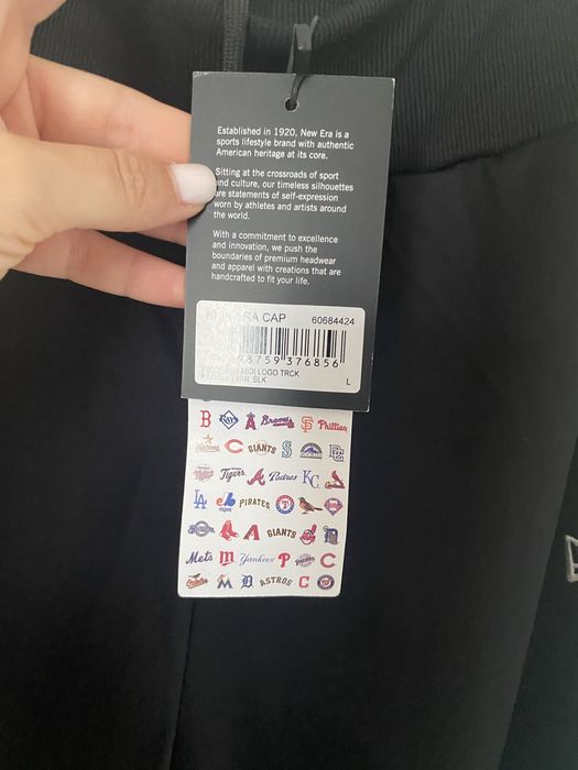 Pantaloni dama New Era