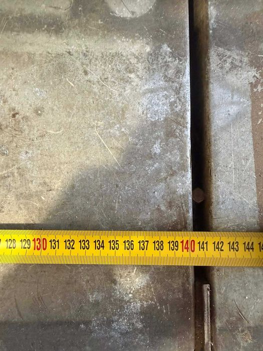 Метална работна маса