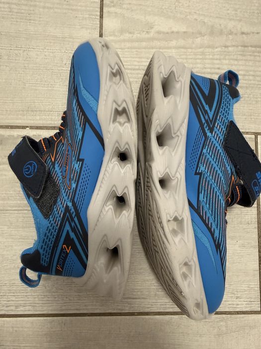 adidasi skechers nr 28