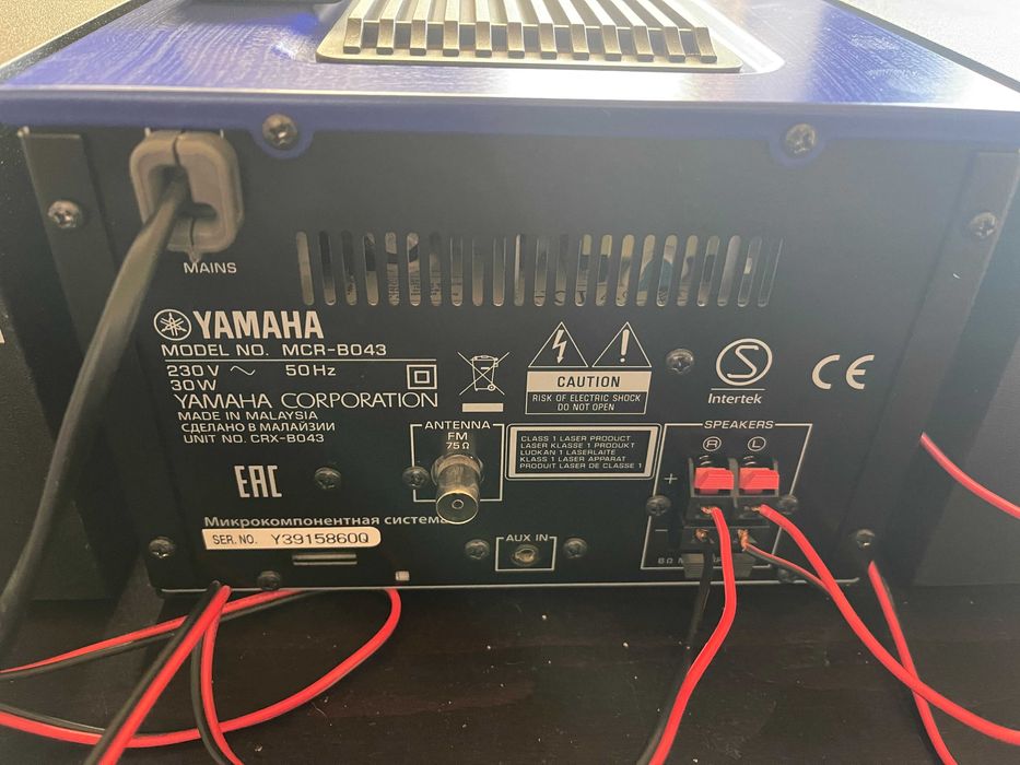 YAMAHA MCR-B043 micro система CD колони дистанционно MP3 USB Bluetooth