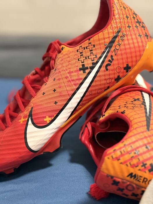 Бутони Nike Adidas