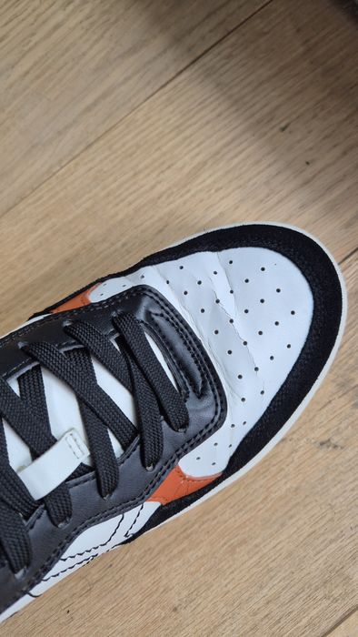 Adidasi Armani Excange