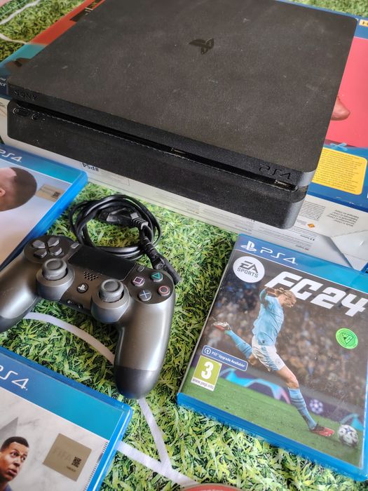 PlayStation 4 Slim 1 TB, 1 controller, 5 games