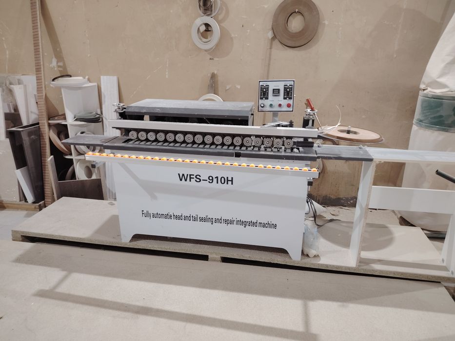 Продаётся кромочный станок китайского производства.