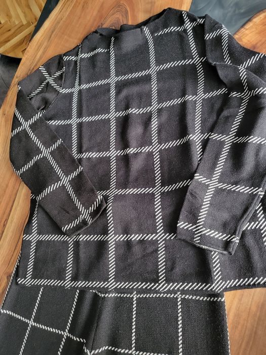 Дамски комплект фино плетиво.