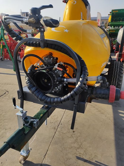 Опрыскиватель садовый прицепной 1т