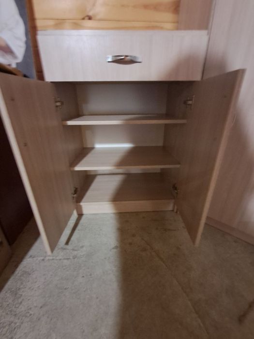 Продам угловой шкаф