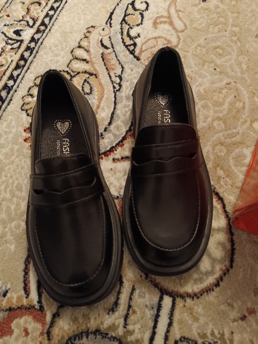 Продам детскую обувь для девочки