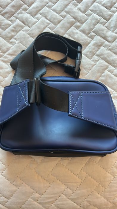 Оригидална чанта на GUESS. Никога не е използване!!!