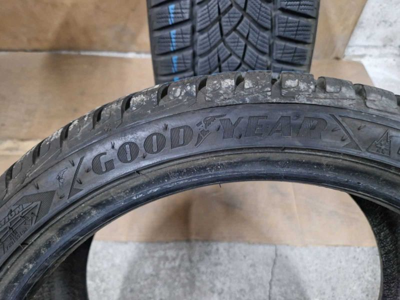 4 Goodyear R17 215/45
зимни гуми DOT4318