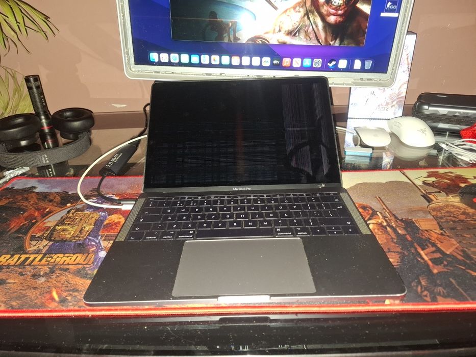 Продавам/Бартер Macbook pro 13 2017 ЧЕТИ ОПИСАНИЕТО!