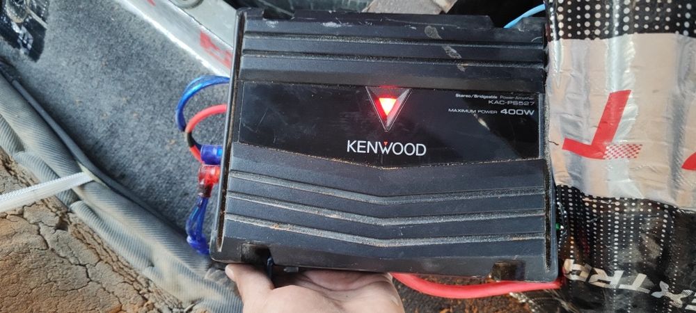 Kenvood usilitel ochilmagan JBL 1200 watli Sambufer yashigi bilan