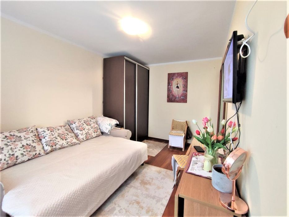 Inchiriez garsoniera M21.