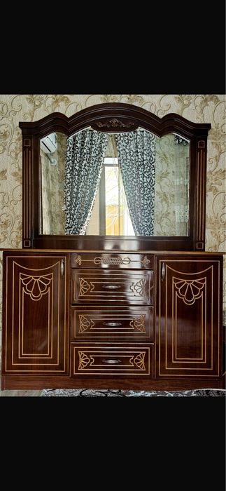 Продается спальный гарнитур