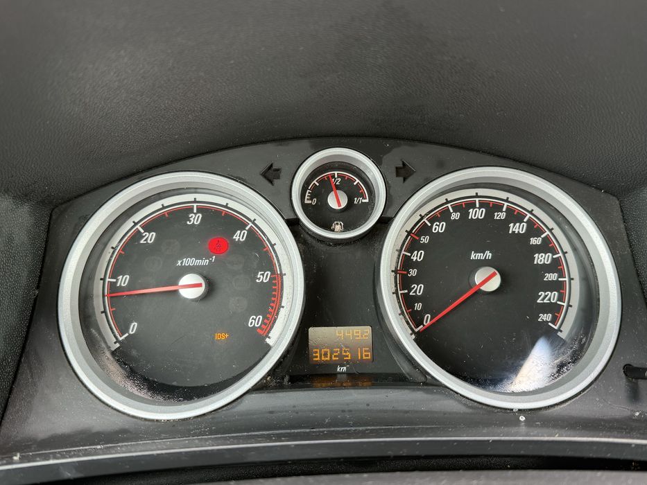 Vând Opel Zafira 2006 – 1.9 Diesel – 7 locuri – spațioasă și economică