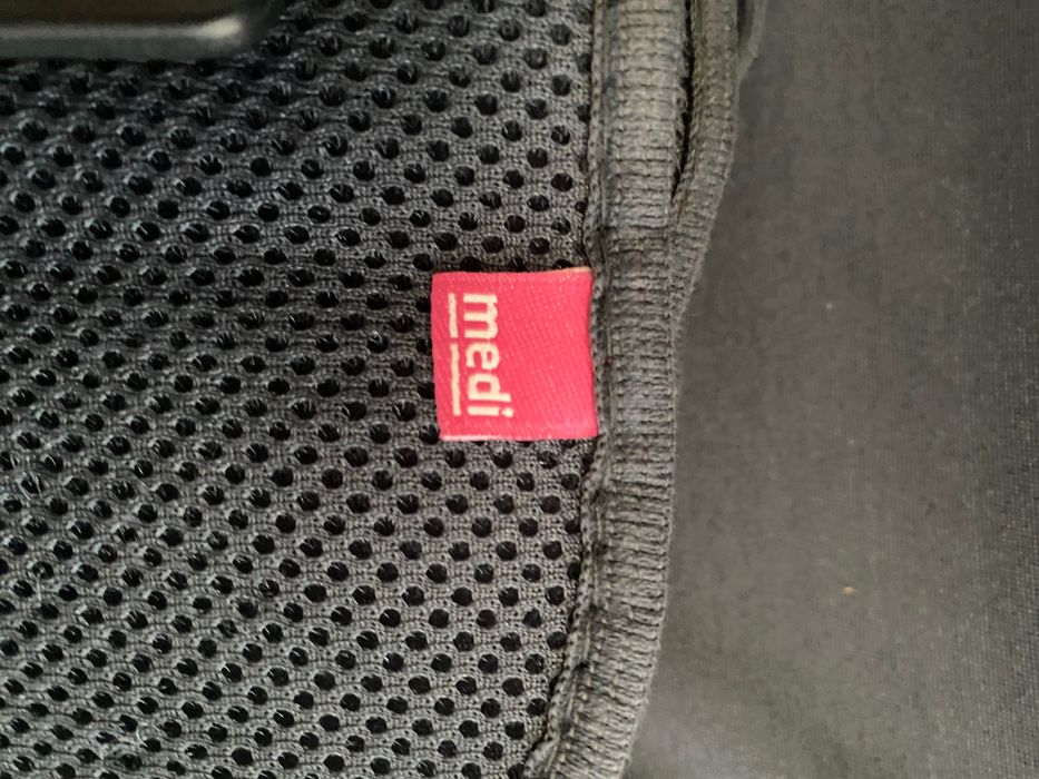 Шина с метални пластини за коляно.