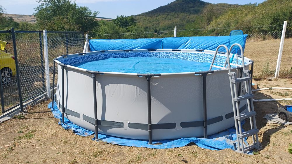 Piscina exterioara