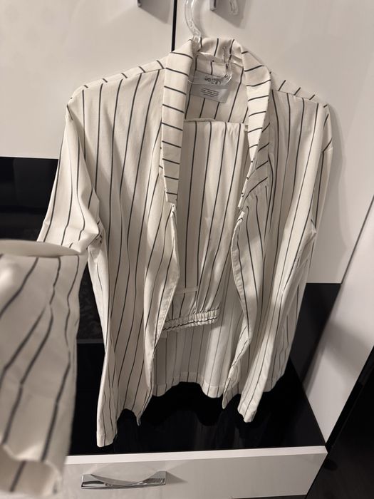 Costum dama  sacou si pantalon marimea M stradivarius
