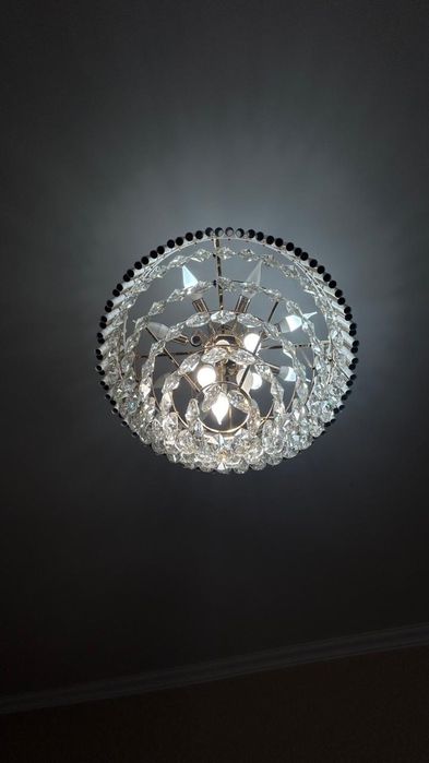 Продается люстры