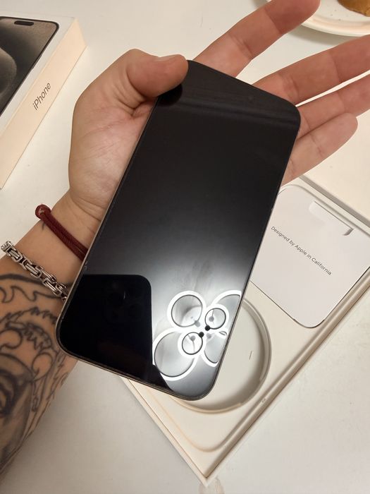 Продам iphone 15 pro max 256gb