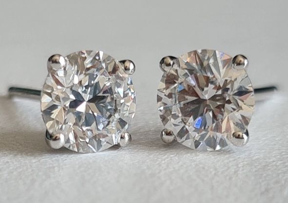 Серьги пусеты бриллианты