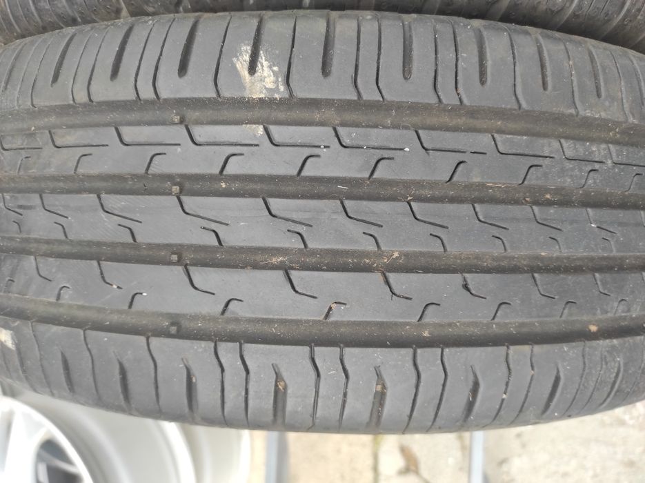 205/60/16 Continental