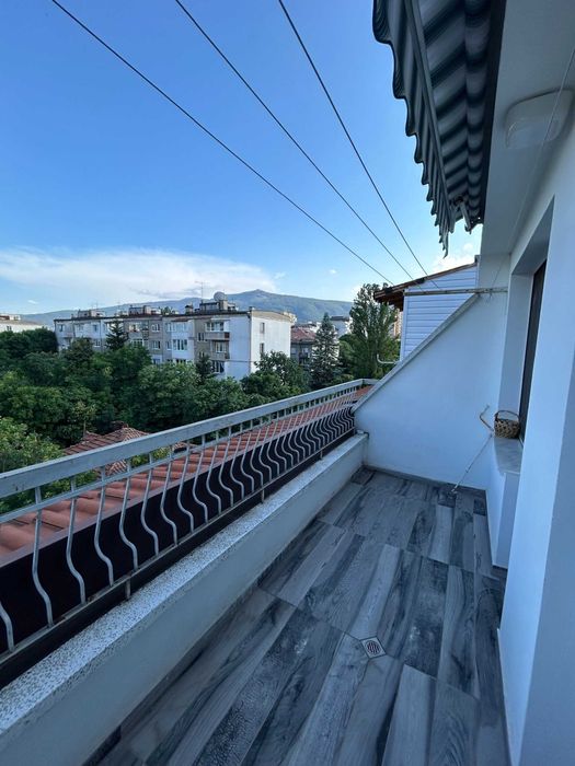 Дава се под наем Тристаен апартамент в София, Стрелбище - 110 кв.м за 750 € - Снимка #3