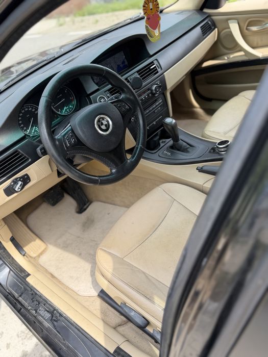 BMW E91 LCI 320d xdrive 4x4 automat / piele / faruri adaptarive / Navi cic / Carlig