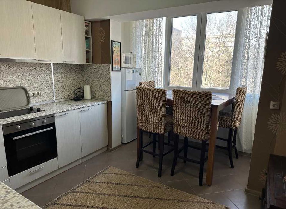 Дава се под наем Четиристаен апартамент в Варна, Център - 80 кв.м за 598.23 € - Снимка #17